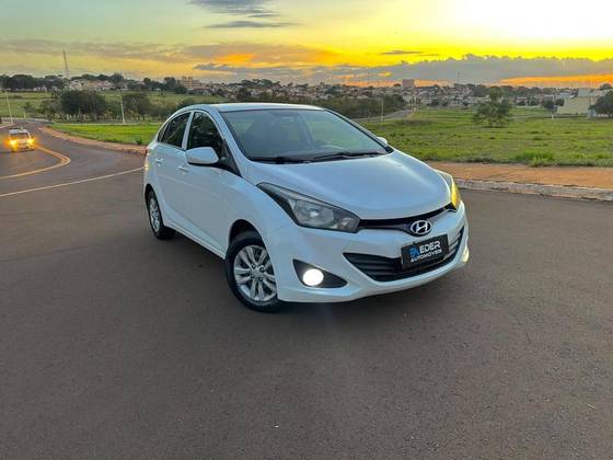 HYUNDAI HB20S 1.0 COMFORT PLUS 12V FLEX 4P MANUAL HYUNDAI HB20S 1.0 COMFORT PLUS 12V FLEX 4P MANUAL